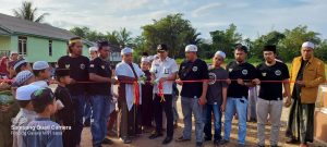 Kades Desa Beruntung Raya Resmikan Pintu Gerbang Kuburan Muslimin