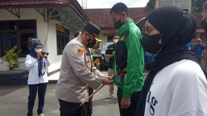 Lepas Kontingen PBVSI Kotabaru, Ini Pesan Kapolres M Gafur Aditya Siregar