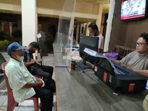 Rusak Spanduk, Ayah dan Anak Di Polisikan