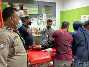 Asik Makan, Guru SD Ditusuk Orang Tak Dikenal disebuah Rumah Makan
