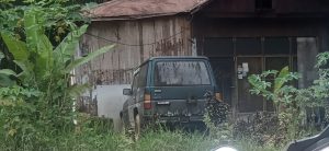 Satu Keluarga Ini Mengurung Diri Dalam Rumah, Ada Apa?