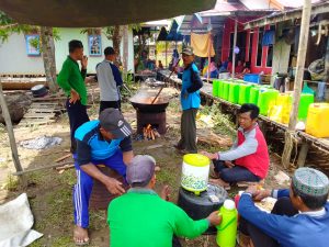 Puluhan Warga Tabunganen Gotong-royong, Menjelang Isra Mi’raj