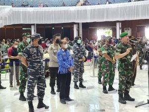 Lanal Banjarmasin Suntikan Ribuan Dosis Vaksin Warga Sungai Miai