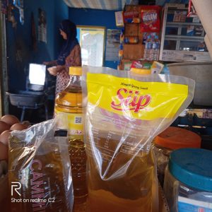 Kelangkaan Minyak Goreng Masih Dirasakan Warga Tanah Laut