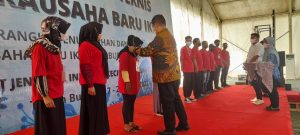 H. Novri Ompusunggu Hadiri dan Buka Bimtek Pengembangan Wirausaha Baru IKM