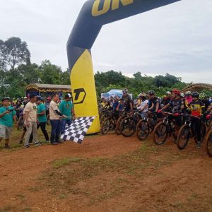 Ratusan Pesepeda Bebagai Kota Ramaikan Balatupan Part 5