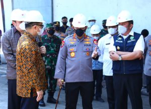 Tinjau PT. TBL, Kapolri Minta Produksi Minyak Curah Ditingkatkan