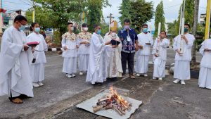 Sambut Paskah Umat Katolik Palangka Raya Merayakan Sabtu Suci