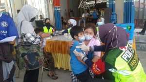 Wujudkan Herd Immunity, HIPMI dan Polresta Palangka Raya Gelar Vaksinasi Booster