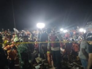 Lima Orang Tewas Dalam Insiden Ambruknya Bangunan Alfamart Gambut