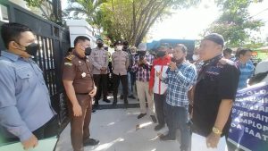 Viralnya Video Bagi-bagi Amplop di DPRD Banjar Menuai Reaksi KMPIB