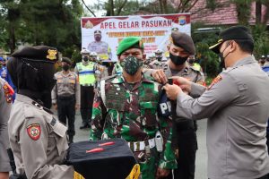 Jelang Idul Fitri 1443 H, Kapolres Tanah Laut Pimpin Apel Gelar  Pasukan