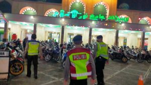 Polsek Pahandut Jaga di Masjid Nurul Islam, Saat Sholat Tarawih