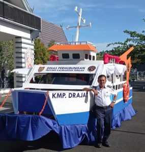 Miniatur KMP Drajat Paciran dari Mobil Hias Milik Dishub Kalteng