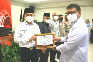 Bupati Tanah Bumbu Dapat Penghargaan Dari Ditjen Pemasyarakatan dan Kemenkumham RI
