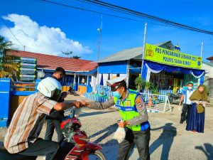 Polsek Satui, Polres Tanah Bumbu Konsisten Melakukan Jumat Berkah