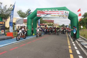 Meriahkan HUT Bhayangkara Ke-76, Kapolda Kalteng Ikuti Motor Trail Adventure di Barsel