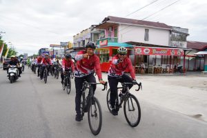 Danrem 102/Pjg Ikuti Fun Bike HUT Ke-76 Bhayangkara Polda Kalteng