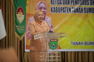 Pengurus Dharma Wanita Persatuan Tanah Bumbu Periode 2019-2024 Dikukuhkan