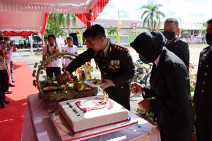 Ikuti Upacara HUT Bhayangkara Ke-76 Secara Virtual Polres Pulpis Potong Tumpeng