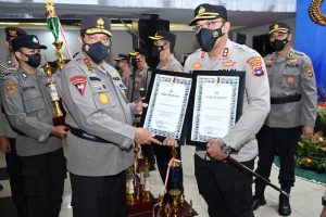 Kapolres Tanah Bumbu Raih 3 Penghargaan Dari Kapolda Kalsel