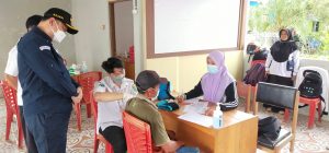 Peringati Hari Bakti Adhyaksa dan HUT IDK, Kejari Pulpis Gelar Vaksinasi Massal