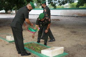 Ziarah ke Mattone, Dandim: Kita Wajib Menghormati dan Meneladani Sifat Ksatria Para Pahlawan