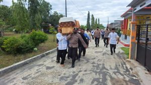 Wakapolres Pulpis Pimpin Pengawalan Pemakaman Jenazah Kakanwil Kemenag Kaltim