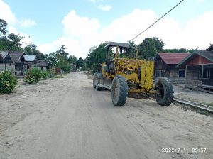 PT. Sungai Rangit Sampoerna Agro Laksanakan Perbaikan Jalan Desa