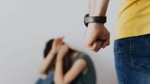 Tuduh Istri Curi Buah Sawit, Aniaya Hingga Sulut Rokok