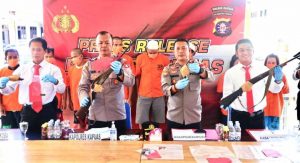 Polres Kapuas Ungkap Kepemilikan Sabu, Salah Satunya Simpan 3 Pucuk Senpi Rakitan