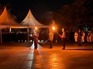 Pemkab Tanbu Gelar Pawai Obor dan Malam Renungan Suci HUT ke-77 RI