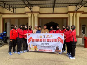 Polwan Polres Tanah Bumbu Gelar Bhakti Religi Bersihkan Sejumlah Tempat Ibadah