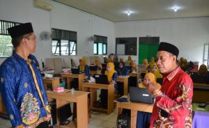 Kankemenag Bartim Tinjau Kegiatan Bimtek Implementasi Kurikulum Merdeka
