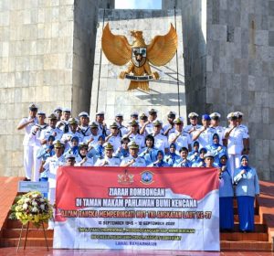 Kenang Jasa Para Pahlawan, Lanal Banjarmasin Ziarah di TMP Bumi Kencana Sambut HUT TNI AL Ke-77