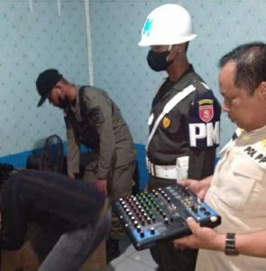 2 Pasang Bukan Suami Istri Terjaring Razia, Alat Karaoke Ikut Disita