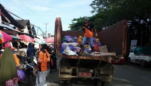 Ratusan Pasukan Oranye Dikerahkan Bersihkan Sampah di Tanah Bumbu