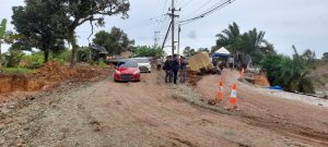 Lokasi Longsor Km 171 Dibuat Jalan Cadangan Untuk Mobil Ringan dan Kendaraan