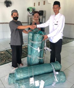 Ladang Amal Jariyah, Karyawan Swasta Ini Luncurkan Program Penuhi Kebutuhan Karpet Masjid di Bartim