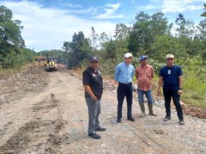 Jalan Nasional Km 171 Putus Total, Sekda Tanbu Tinjau Jalan Alternatif
