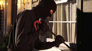 Panjat Pagar Kawat Berduri, PT. Karya Res Lisbet Mineral, Pencuri Gasak Ratusan Kilogram Pasir Zirkon