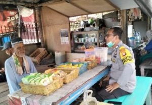 Duduk di Warung, Bripka Arif Sabana Sambangi Warga Binaan