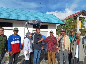Aspirasi DPR, Pakde Bambang Salurkan Bantuan Alsintan di Pulang Pisau