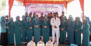 Ketua TP-PKK Tanah Bumbu Lantik 4 Pengurus PKK Kacamatan