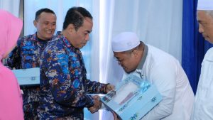 Kapolda Kalsel Berangkatkan Umroh 10 Orang Nelayan dan Marbot