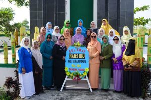 Peringati Hari Ibu, Gabungan Organisasi Wanita Ziarah Makam Pahlawan