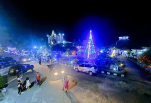 Semarak Pohon Natal Dilingkungan Katedral Palangka Raya