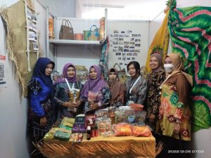 Perpustakaan Karang Indah Tanbu Ikuti PLM di Surabaya