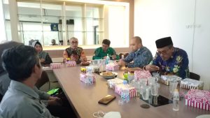 Kadis Lingkungan Hidup Tanbu Hadiri Penyerahan Penghargaan Sekolah Adiwiyata Nasional 2022