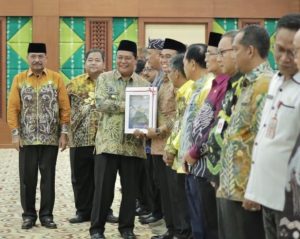 Bupati Tanah Bumbu Hadiri Penyerahan DIPA dan TKDD 2023